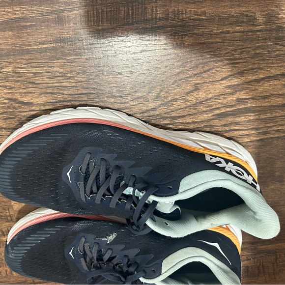 Hoka - Picture 3 of 5